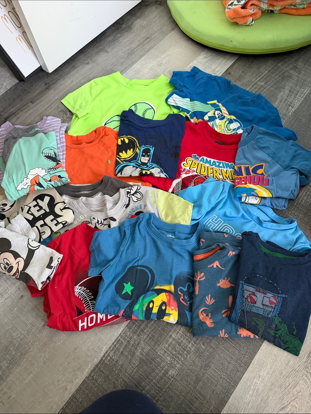 Boys size 4/4t Disney & Superhero Kids T-Shirt Bundle - Bright Multi